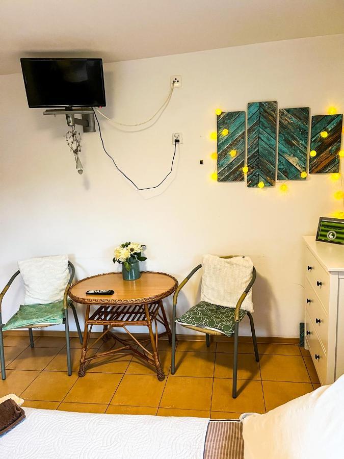Goscinne Emilio Homestay